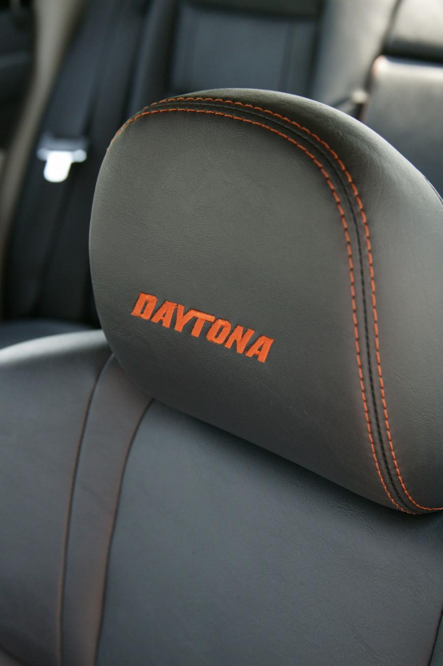  Dodge Charger Daytona R/T 2006 года  (фото 11 из 38)